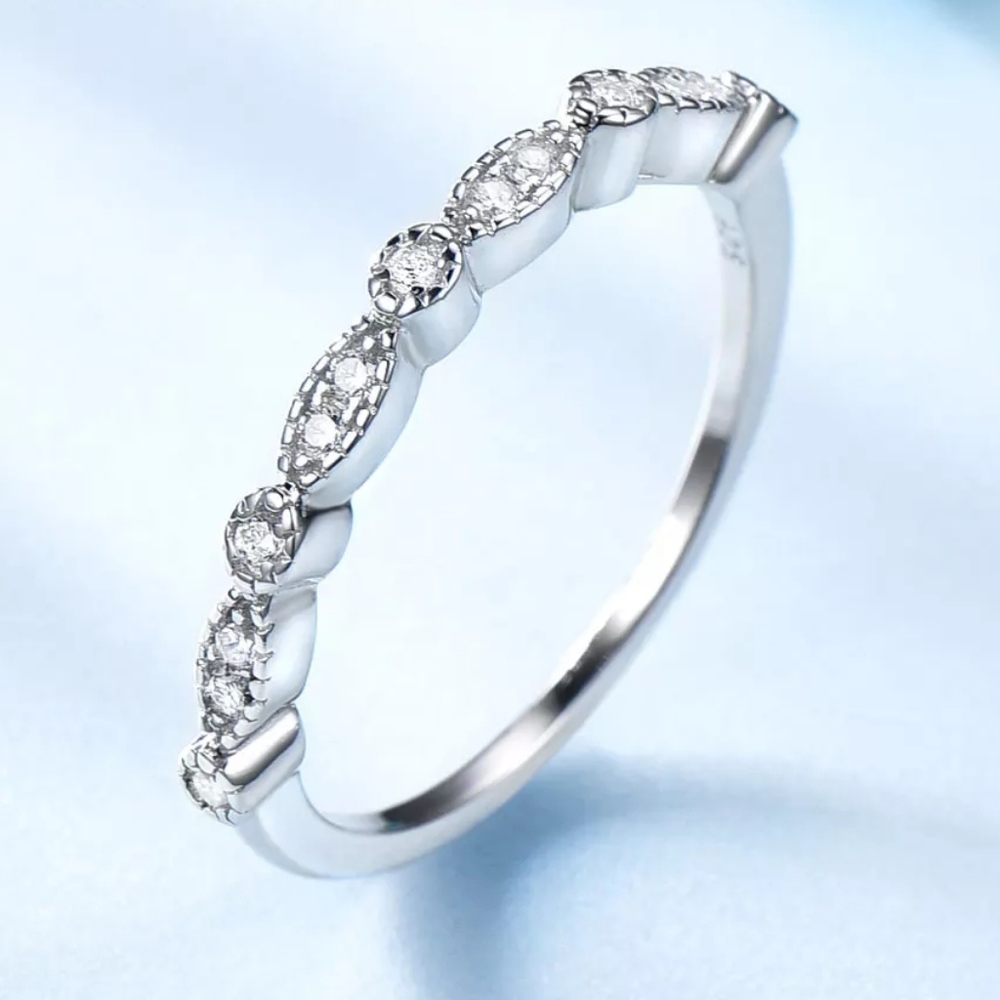 NEW Exquisite Silver Thin Diamond Ring - Picture 2 of 3